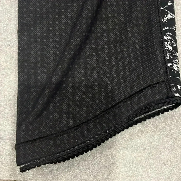 [Sz4] Lululemon  Deep Breath Crop (21" ) Iced Wave White Black-NWOT - Picture 10 of 11